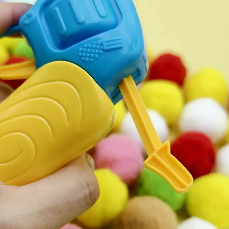 Interactive Cat Toy Gun with 20 Colourful Plush Balls