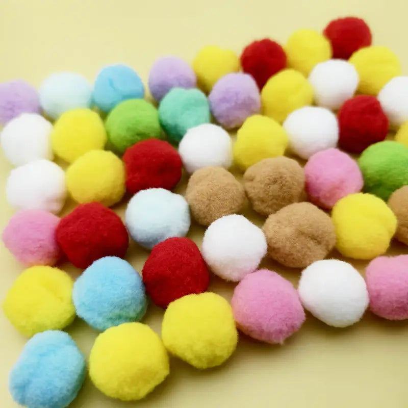 Interactive Cat Toy Gun with 20 Colourful Plush Balls